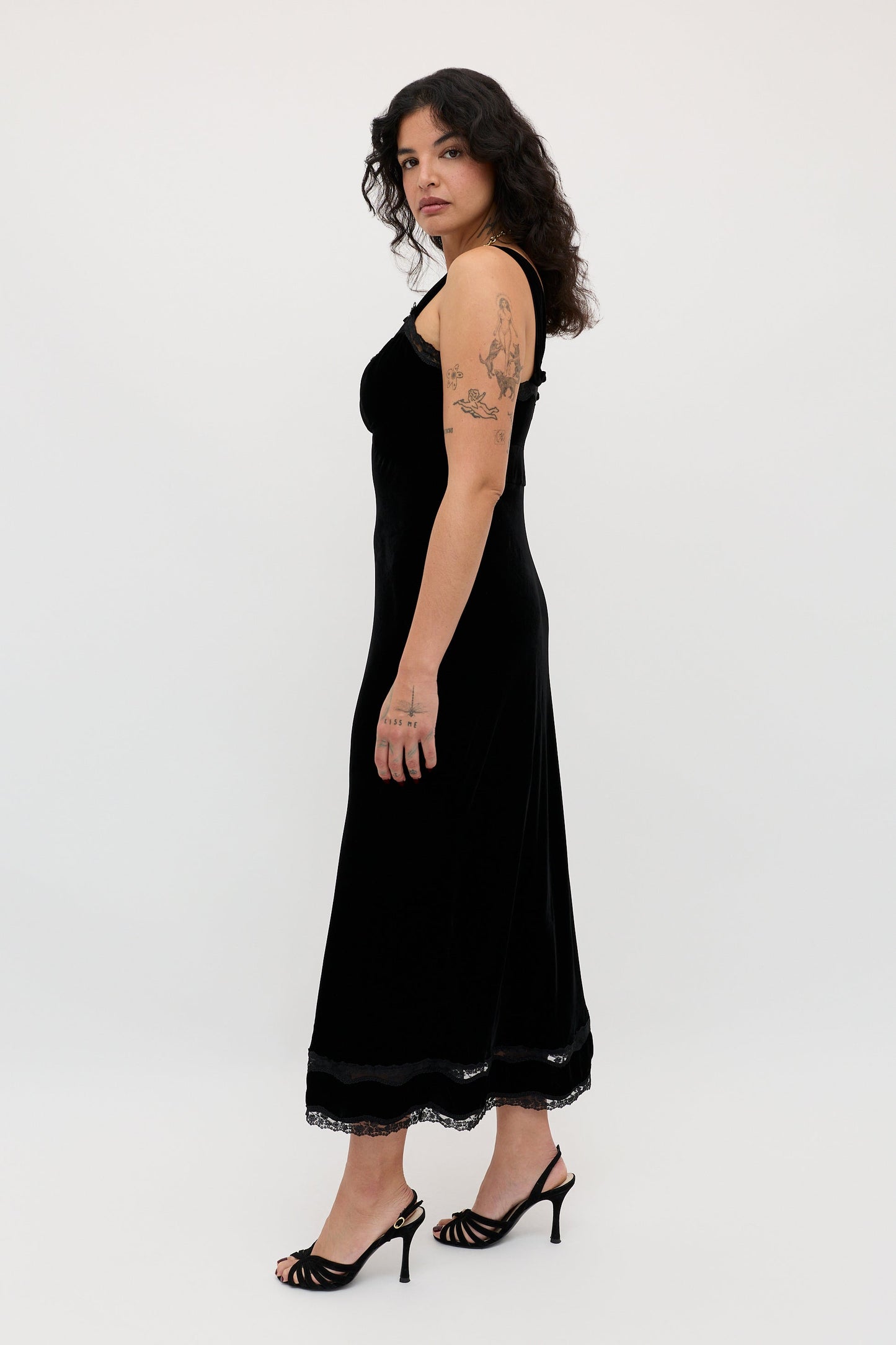 Lucie  -  Black