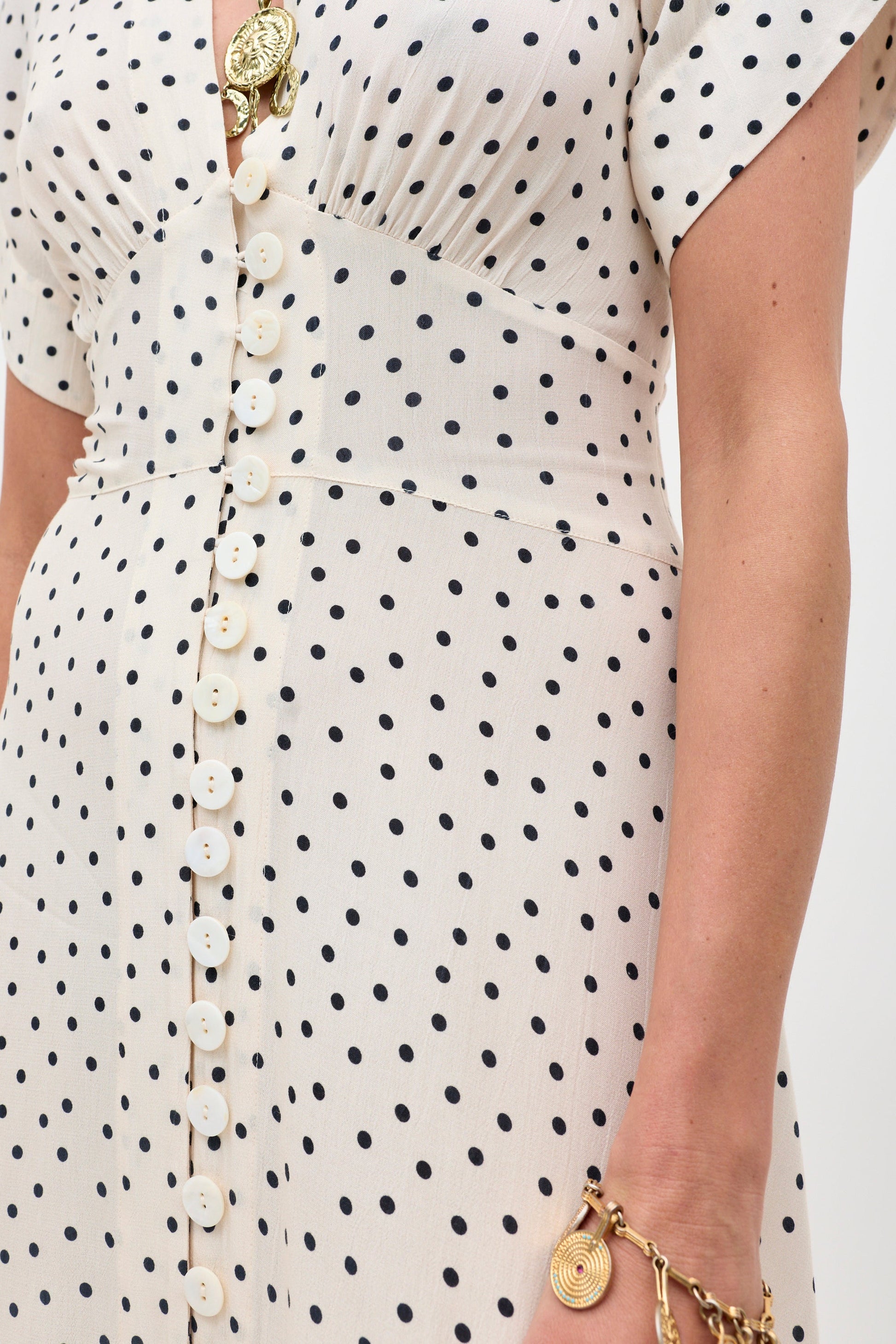 Sakura - Layla Dot Ivory