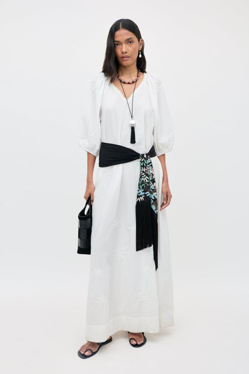 Gizele - Daisy Floral Embroidery White
