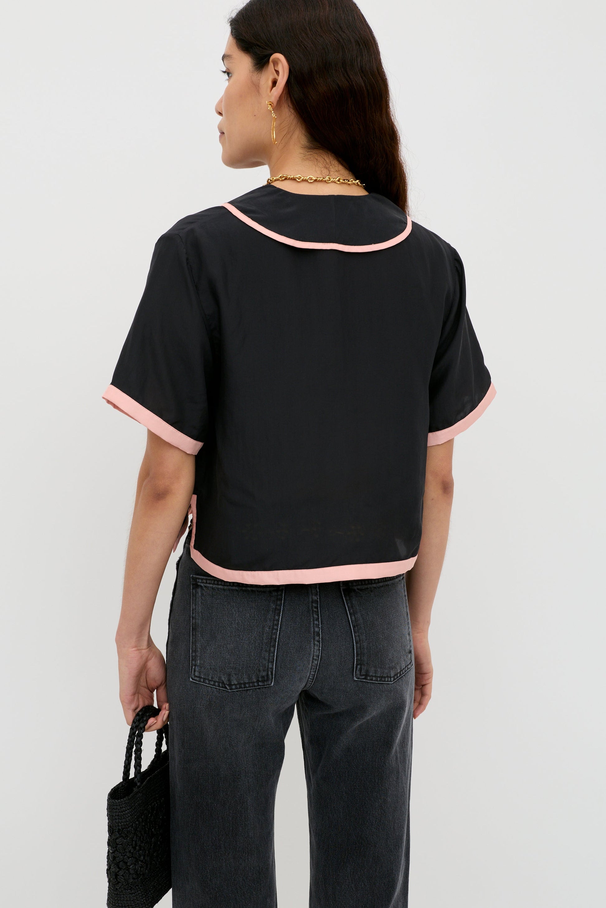 Nicolina - Frida Embroidery Black