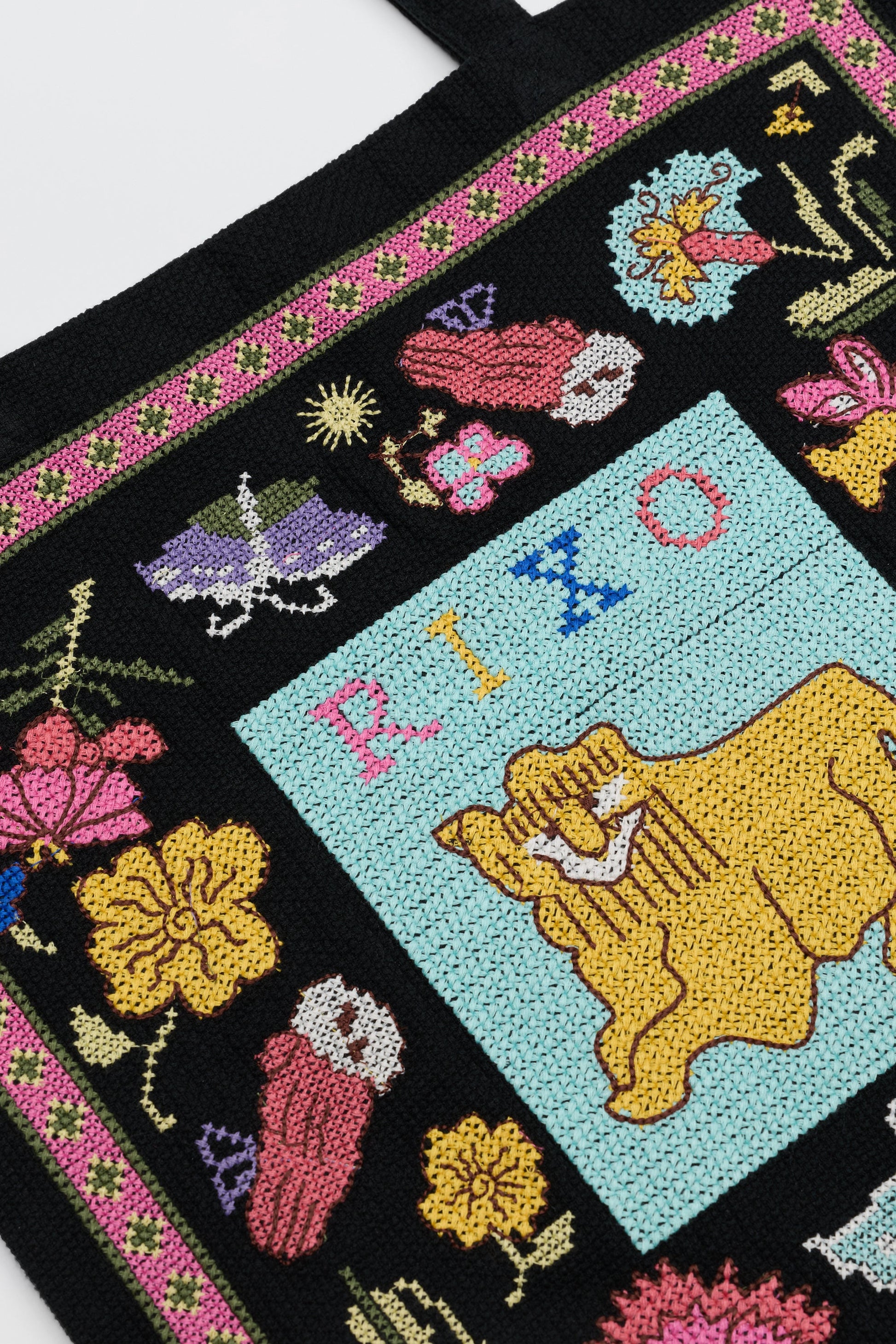 Lili  -  Leo Cross Stitch Embroidery Charcoal