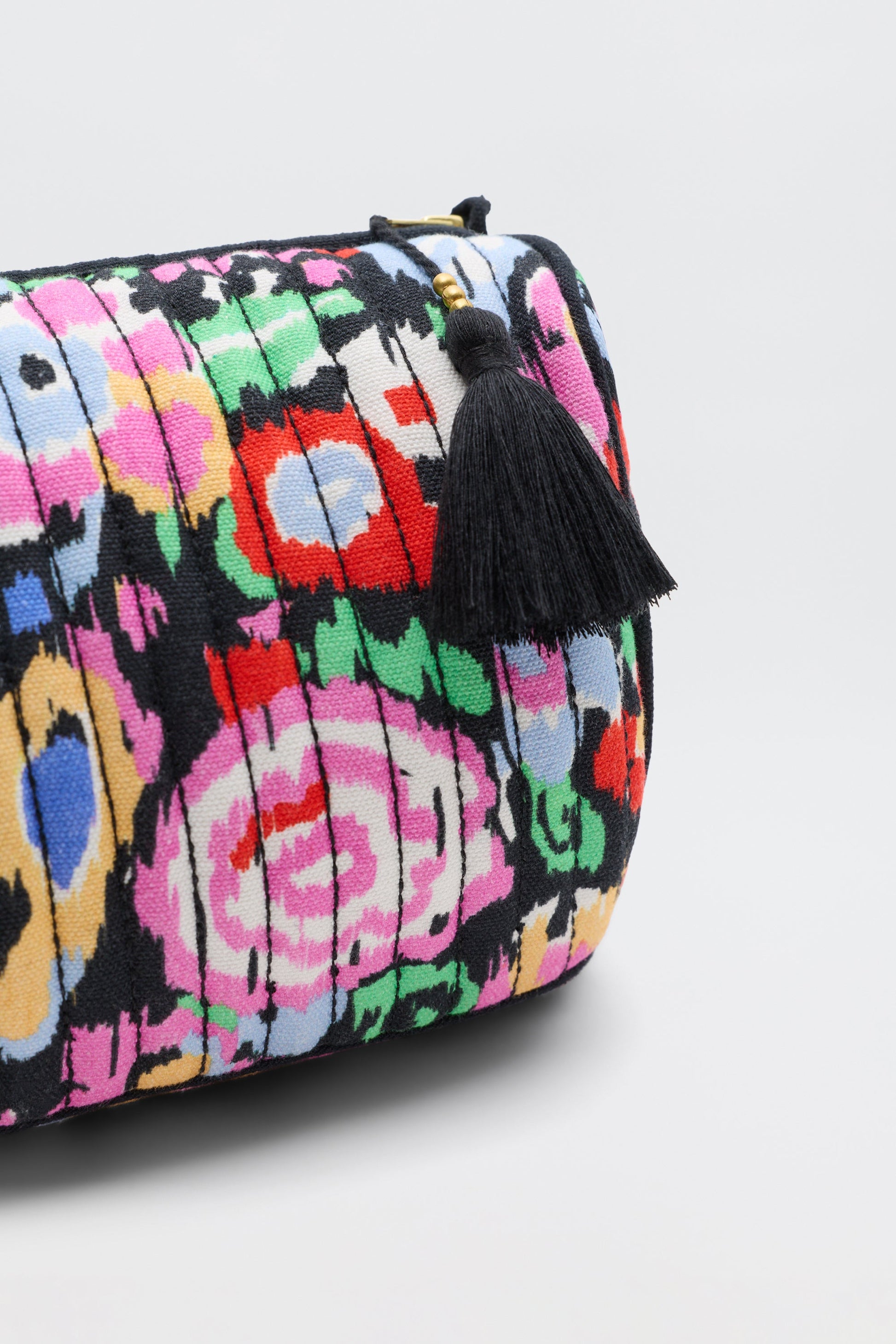 Jadina - Ikat Bloom Charcoal
