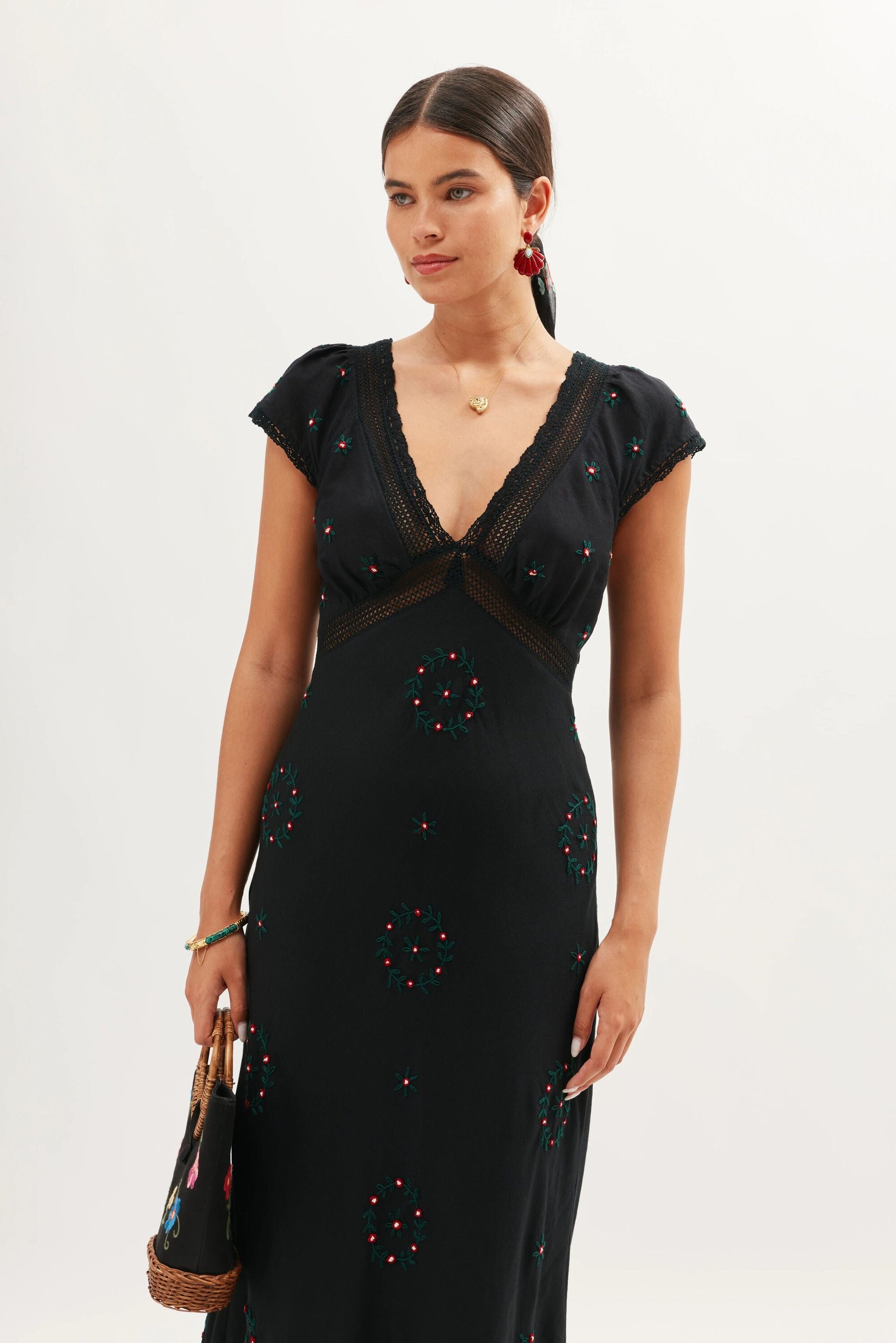 Iggy  -  Rose Trail Embroidery Black